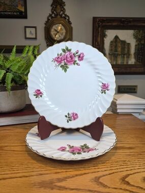 Set of 2 Johnson Brothers Rose Chintz Dessert Plates Vtg 8" English Ironstone